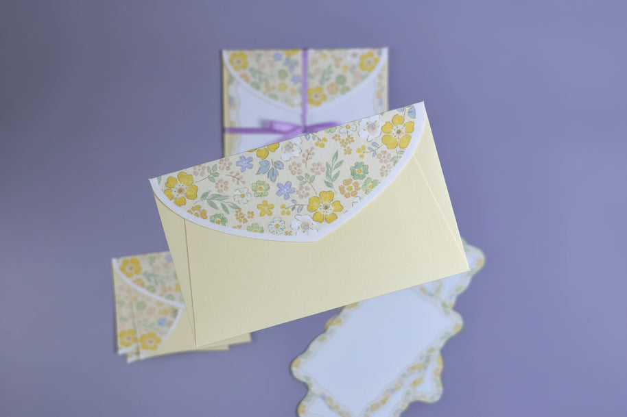 Risette Mini Message Card Set: 5-Pack Floral Die-Cut Cards & Votive Paper Envelopes