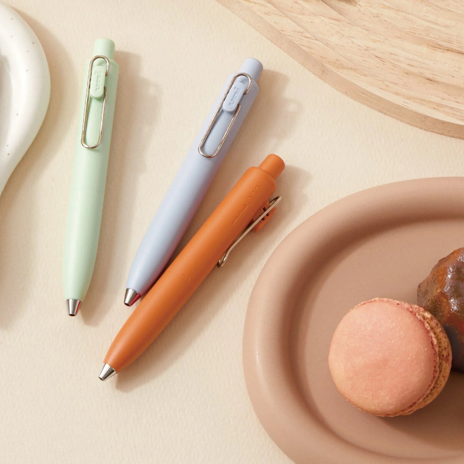 Uni-ball ONE P Gel Pen: Pocket-Sized 