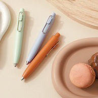 Uni-ball ONE P Gel Pen: Pocket-Sized 